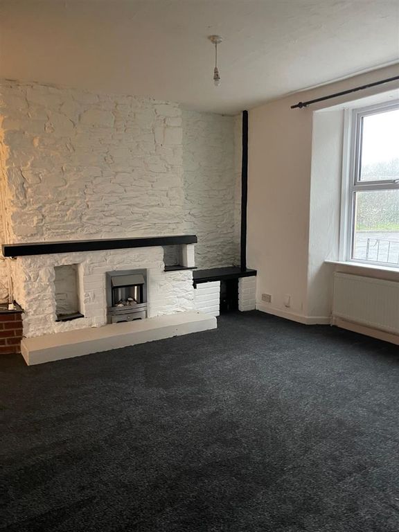 Property photo 1 of 13 Lounge