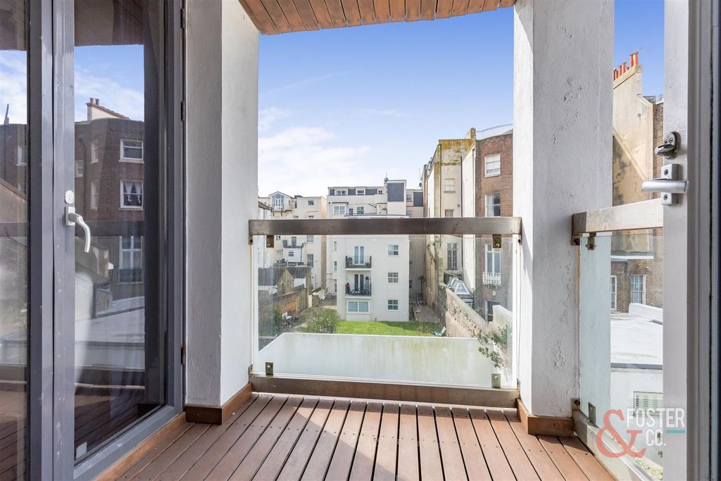 Property photo 2 of 17 St Georges Road 72 Flat 9-7.Jpg