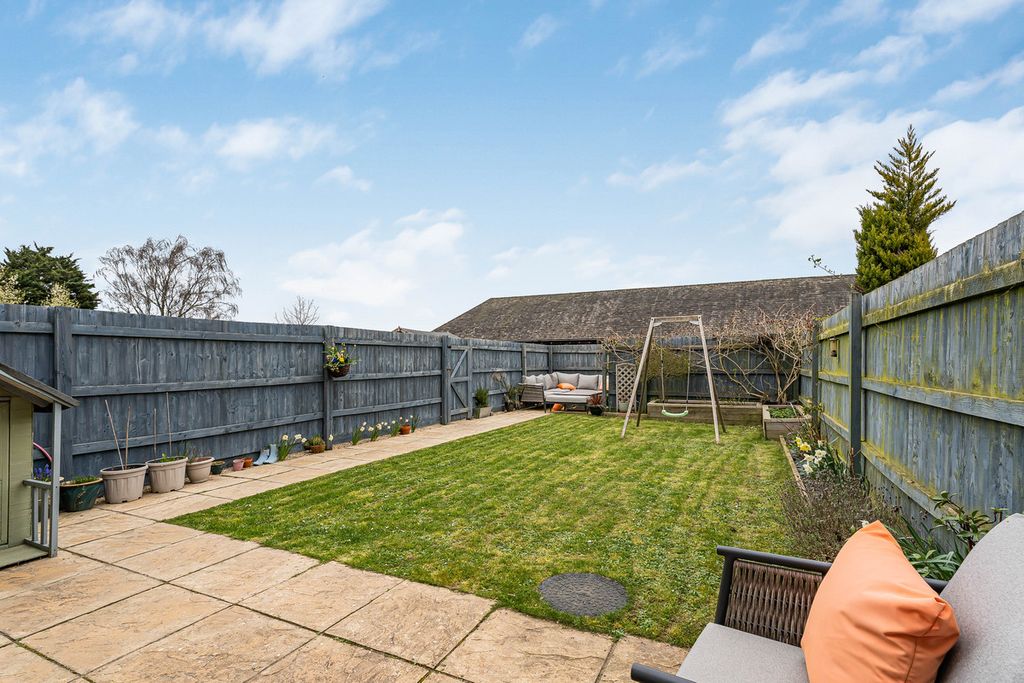 Property photo 3 of 32