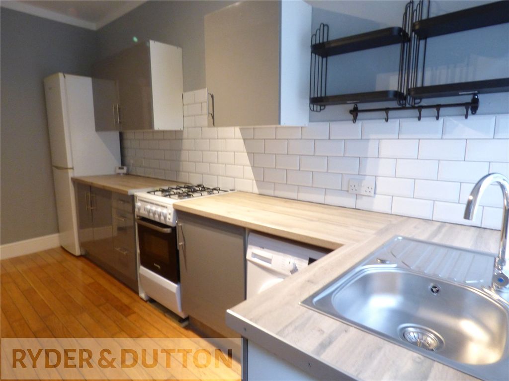 Property photo 2 of 11 Kitchen
