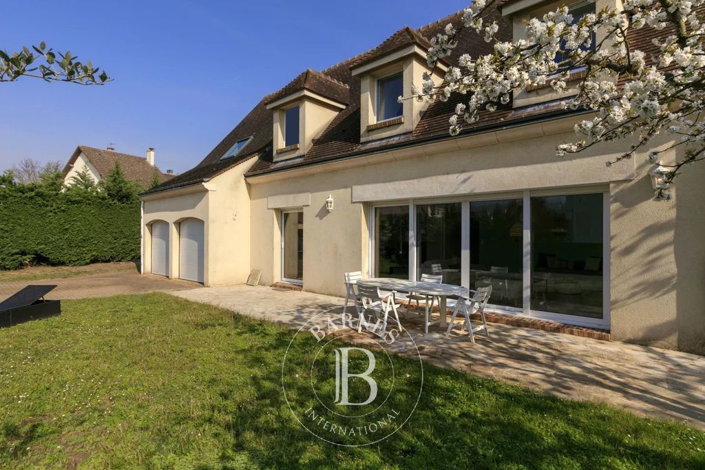 Property photo 1 of 18