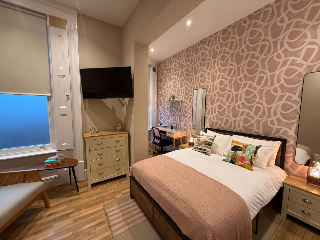 Property photo 3 of 12 Rm103