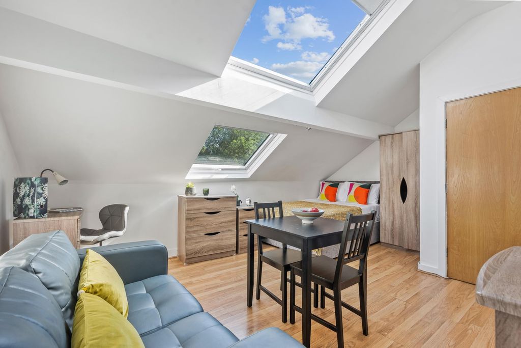 Property photo 2 of 9 Property Photo