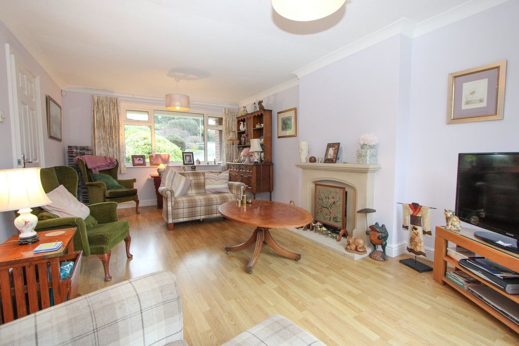 Property photo 2 of 28