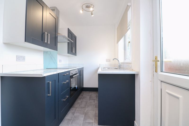 Property photo 2 of 10 Kitchen