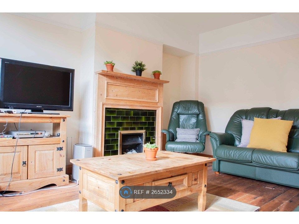 Property photo 2 of 16 Living Room