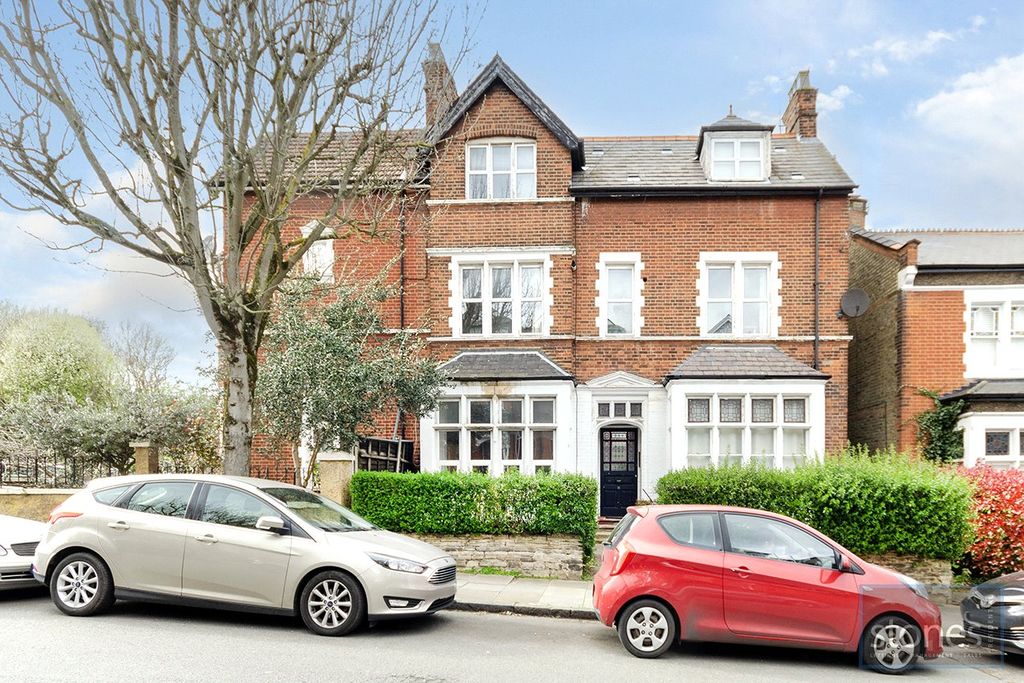 Property photo 3 of 12 Picture No. 02