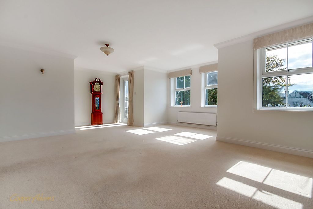 Property photo 2 of 13 Sitting Room