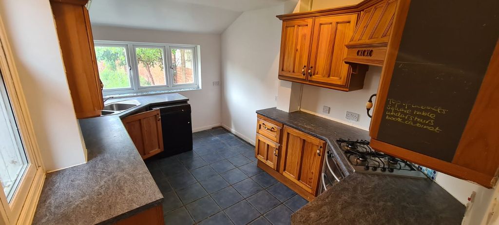Property photo 3 of 12 Kitchen