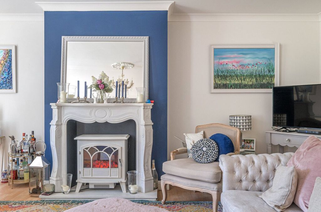 Property photo 1 of 15 Sitting Room