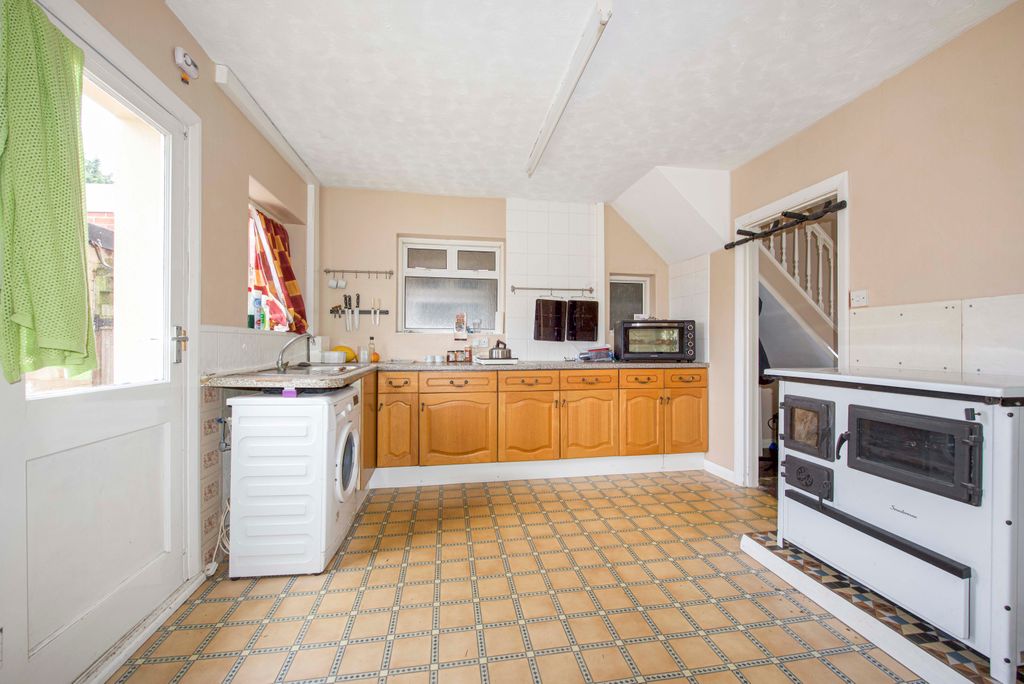 Property photo 3 of 11