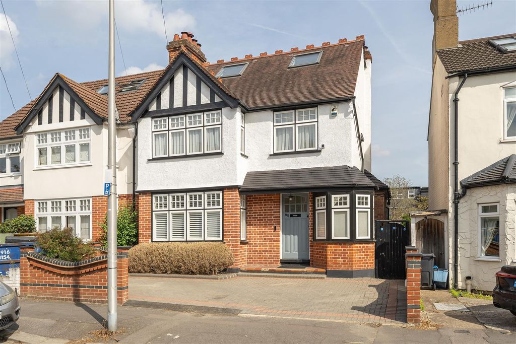 Property photo 1 of 50 Walpole Road, E18