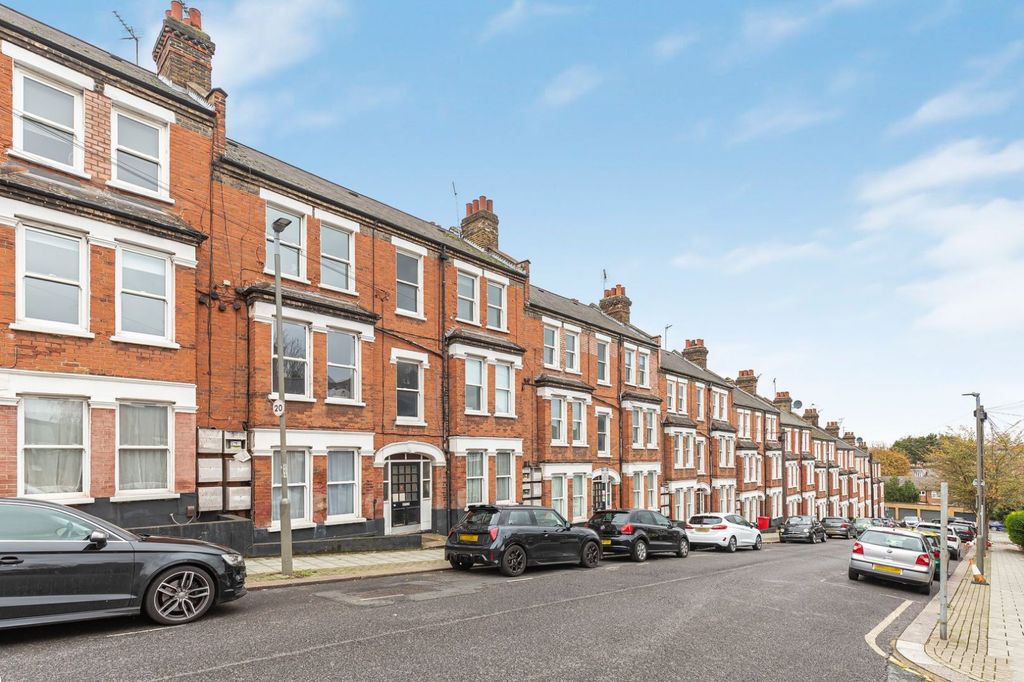 Property photo 2 of 14 Picture No. 18