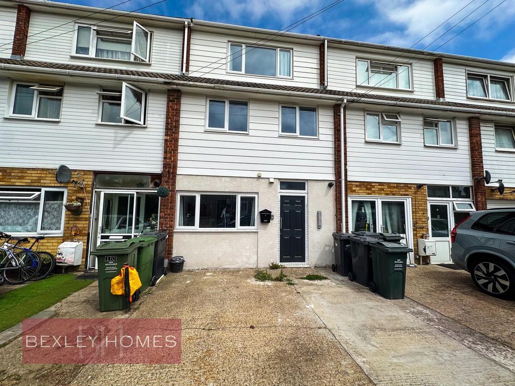 Property photo 1 of 6 Front (Exterior)