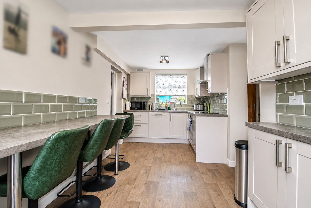Property photo 2 of 25 4929252