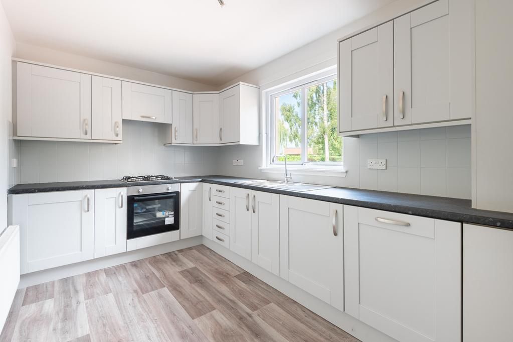 Property photo 3 of 24 Cup1510Seg Kitchen Left.Jpg