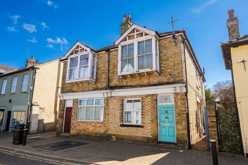 Property photo 1 of 11