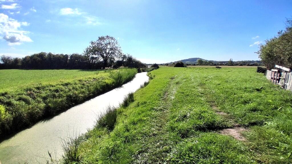 Property photo 3 of 42 Paddock