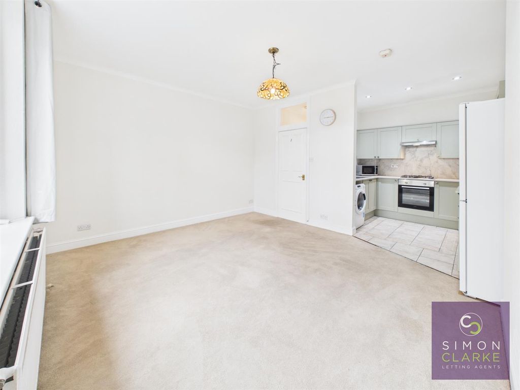 Property photo 3 of 9 Cam05425G0-Pr0137-Still010.Jpg