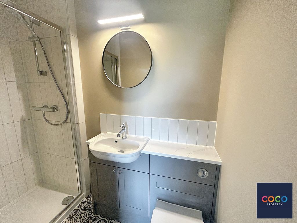 Property photo 3 of 7 Ensuite