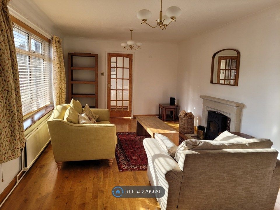 Property photo 3 of 27