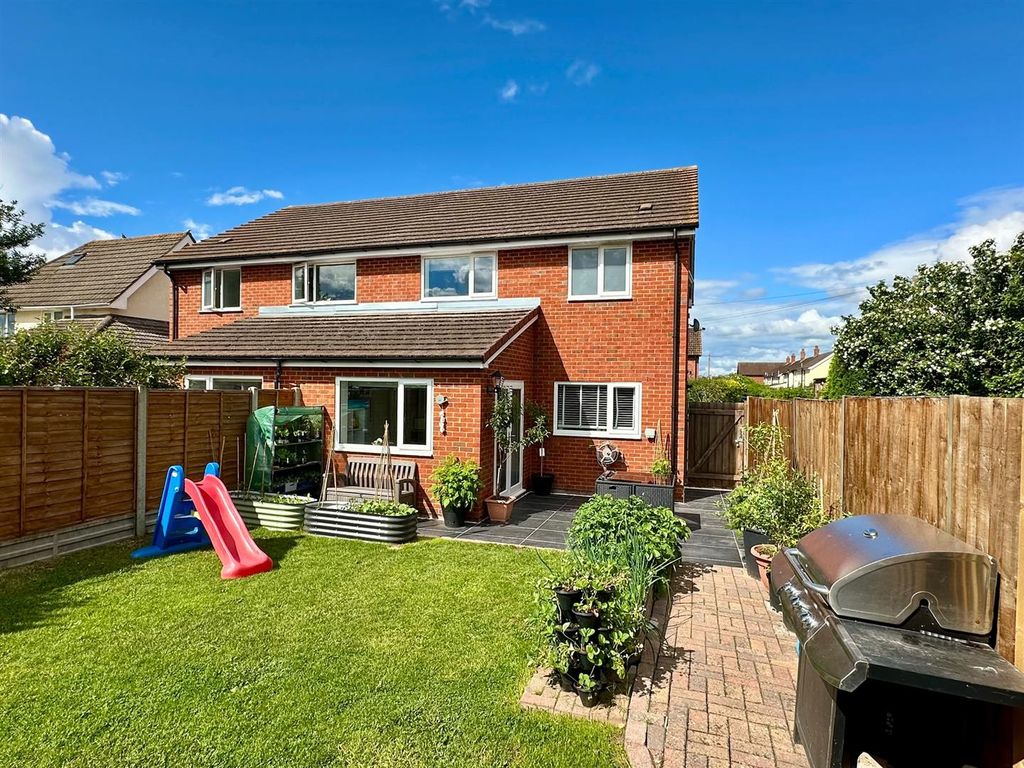 Property photo 2 of 18