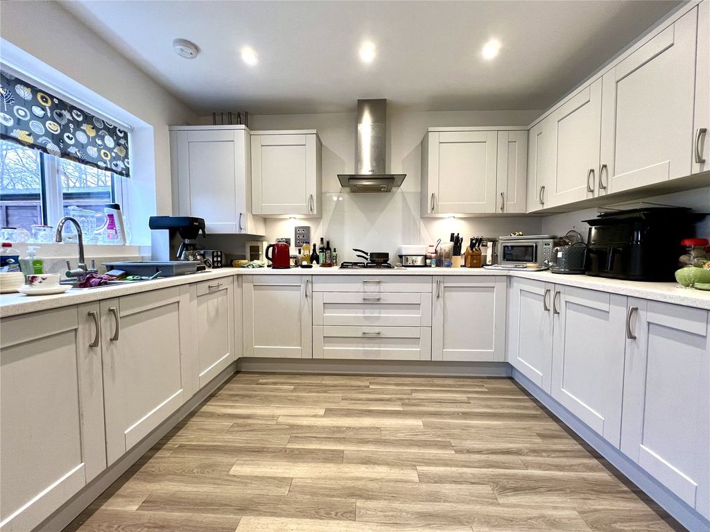 Property photo 3 of 14 Kitchen