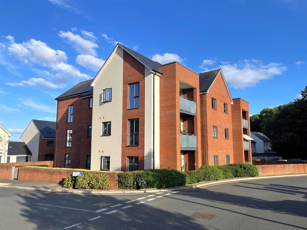 Property photo 1 of 19 Cobley Court