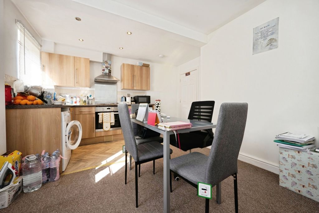 Property photo 2 of 20 Pbox-Img.Jpg