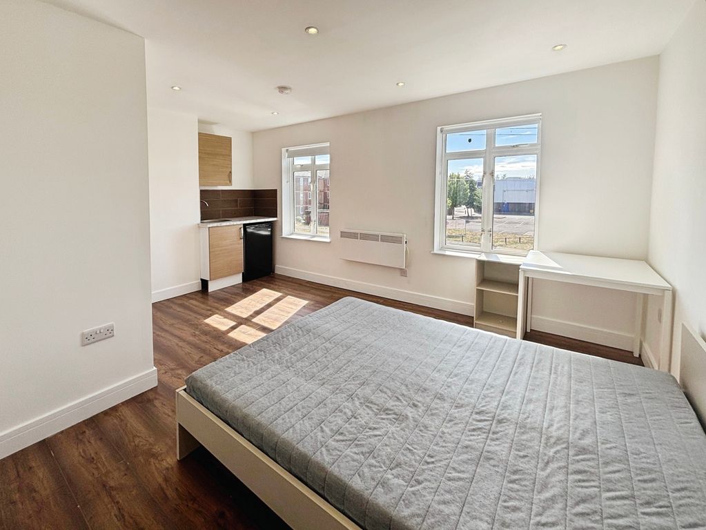 Property photo 1 of 3 Pbox-Img.Jpg