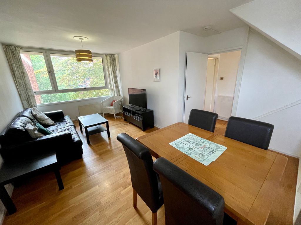 Property photo 2 of 28