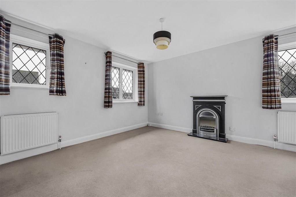 Property photo 2 of 11 17_71036.Jpg