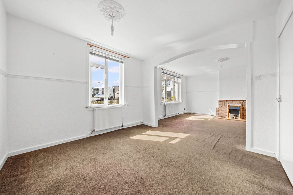 Property photo 3 of 30