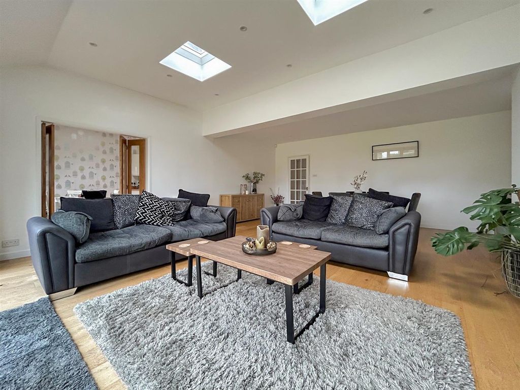 Property photo 3 of 17 2.Jpg