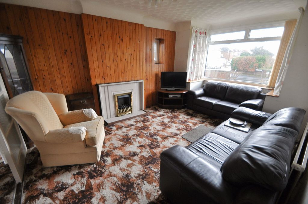 Property photo 3 of 42