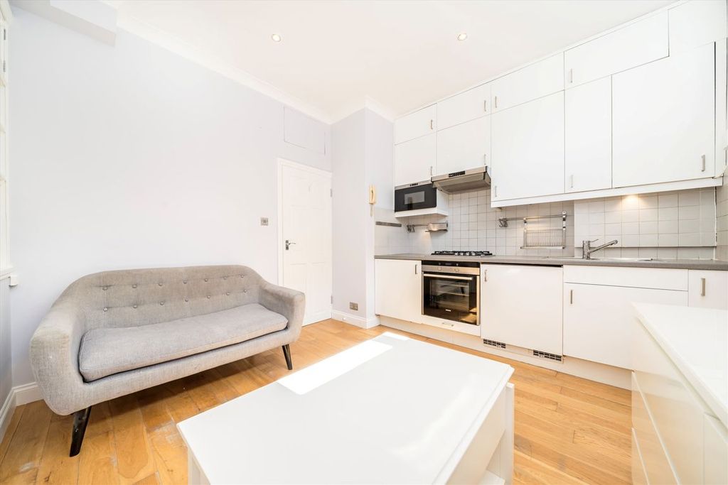 Property photo 2 of 3