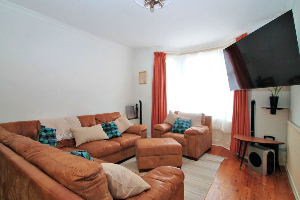 Property photo 3 of 11 Photo 13