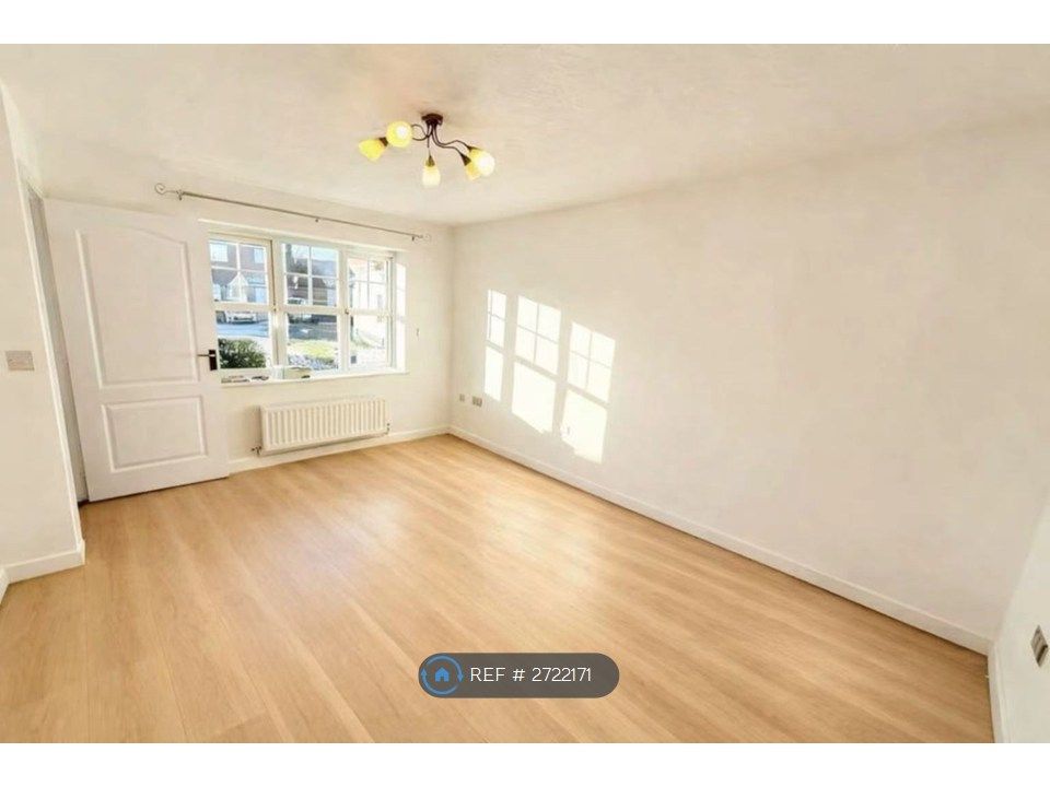 Property photo 2 of 9 Living Room