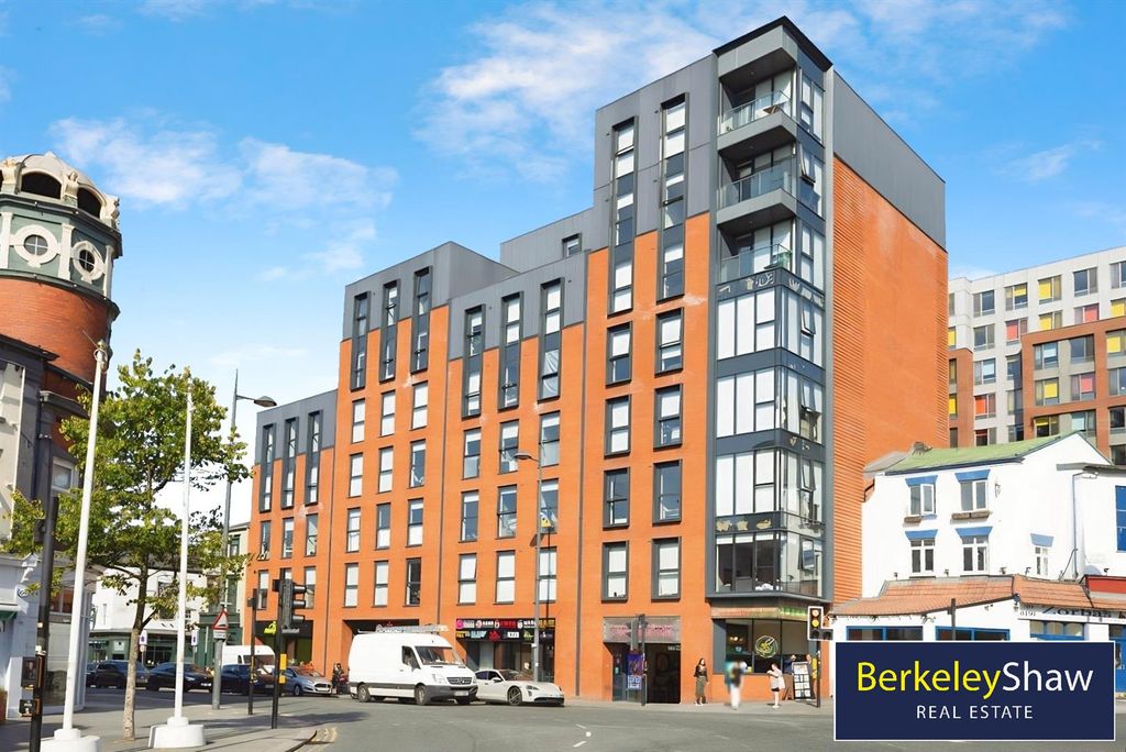 Property photo 1 of 11 External