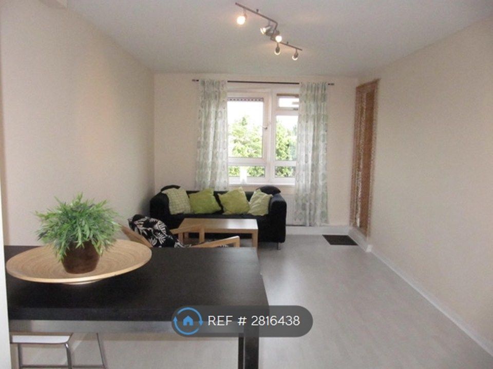 Property photo 2 of 7 Lounge