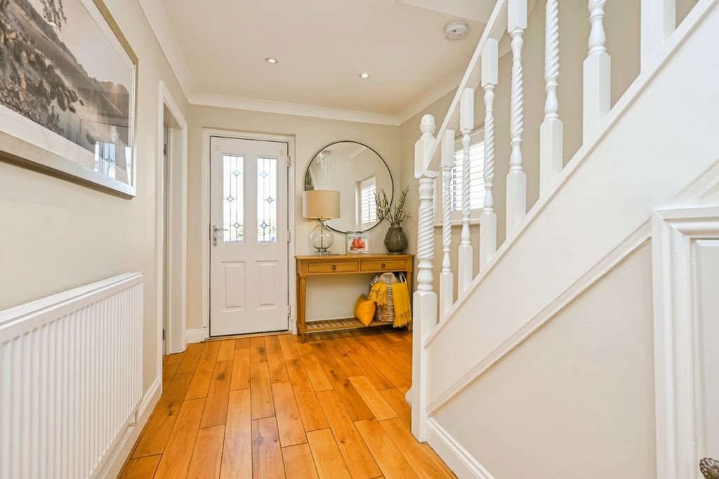Property photo 2 of 24 Pbox-Img.Jpg