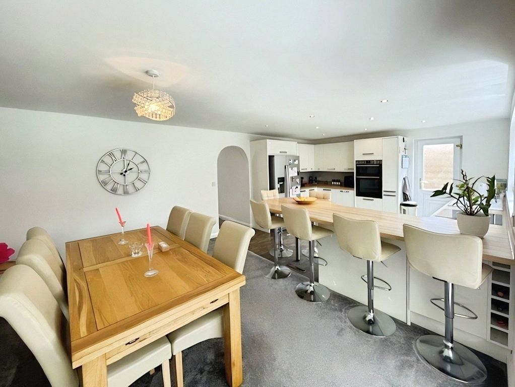 Property photo 3 of 19 Kitchen/Diner