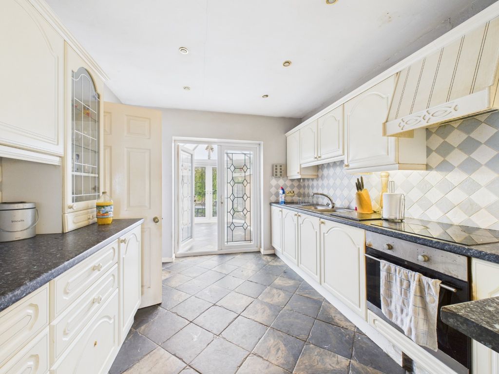 Property photo 3 of 13 4587658