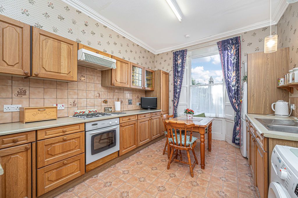 Property photo 3 of 16 Kitchen