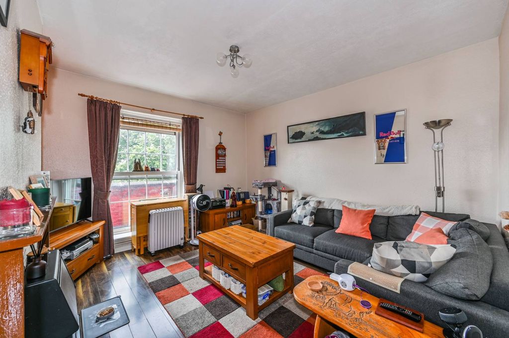 Property photo 2 of 7