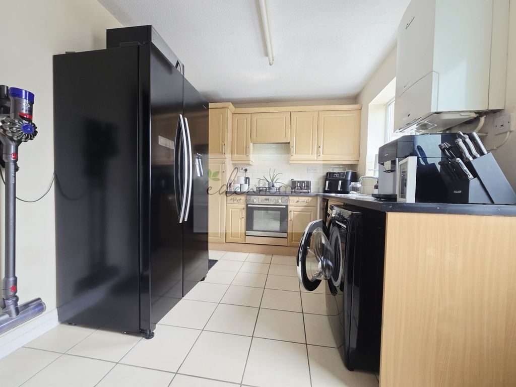 Property photo 2 of 8 24B0B629-71Ba-434E-821d-4Af3ce4Ba437.Jpeg