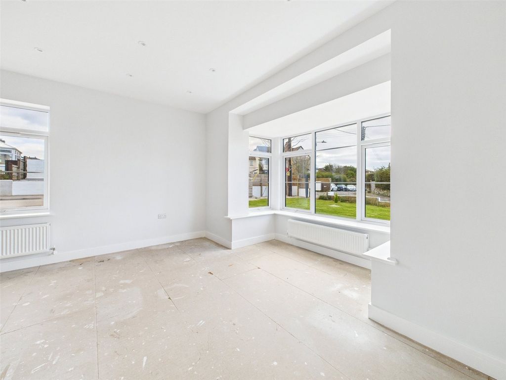 Property photo 3 of 17 Picture No. 09