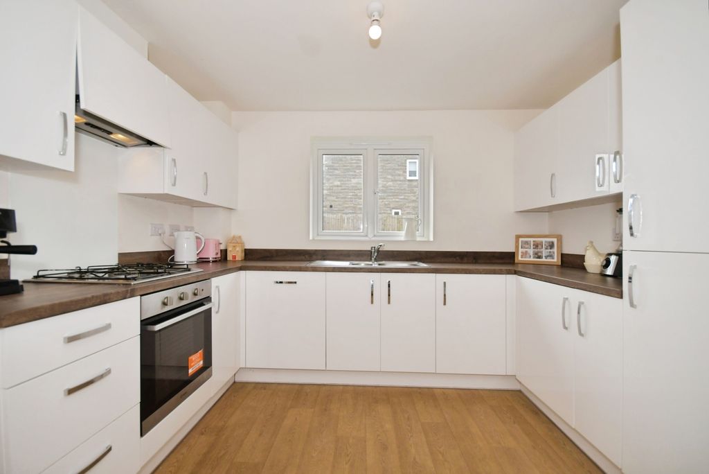 Property photo 3 of 25 Pbox-Img.Jpg