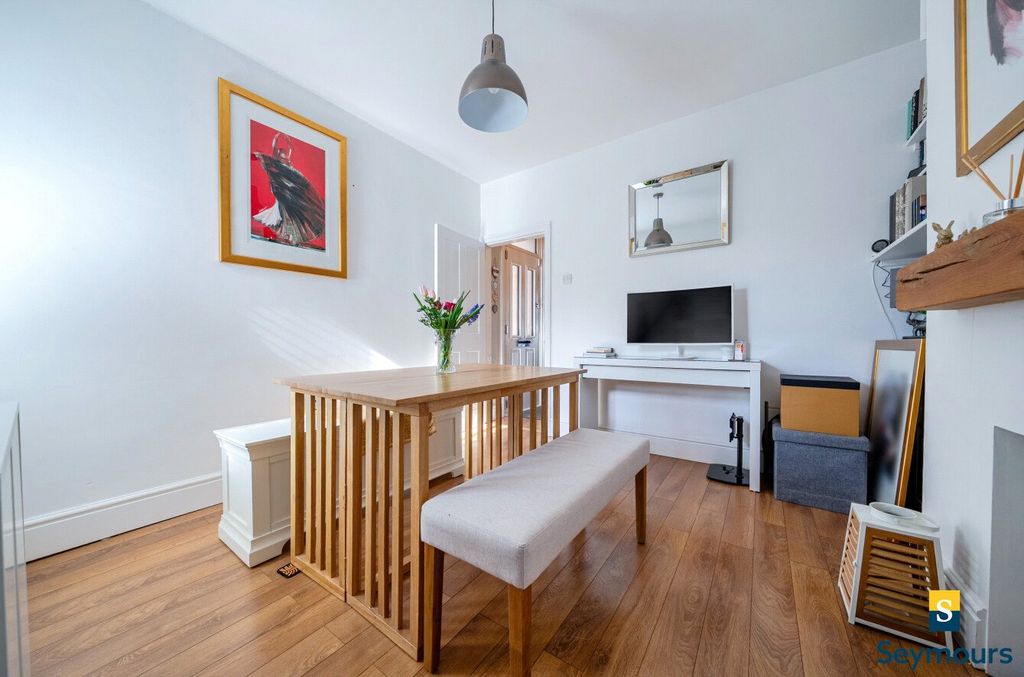 Property photo 3 of 21 Dining Room
