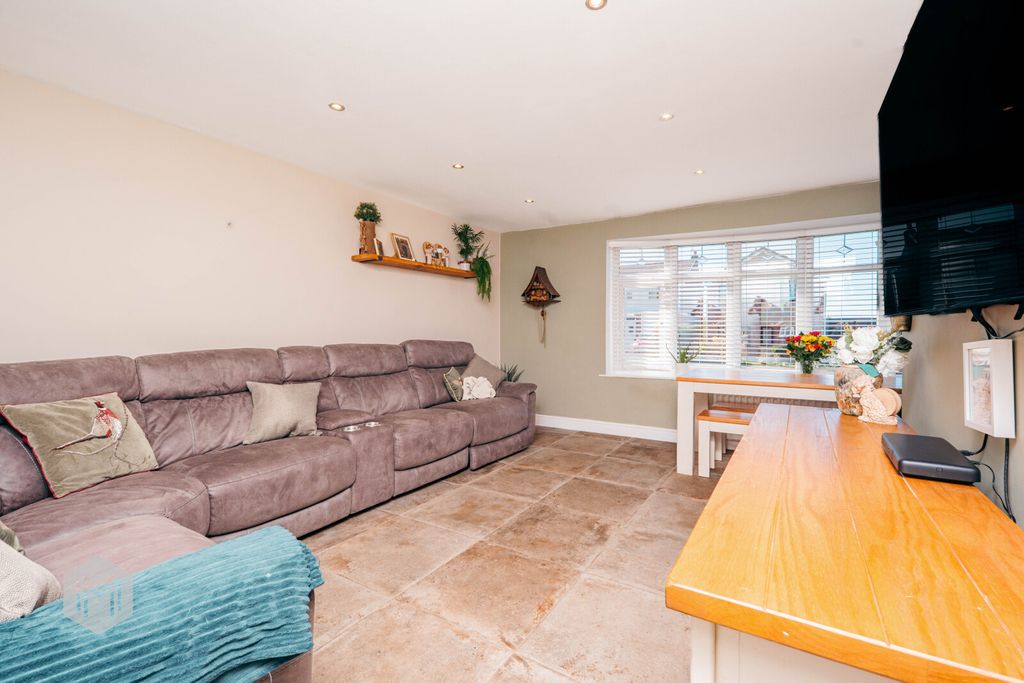 Property photo 3 of 19 Picture No. 03